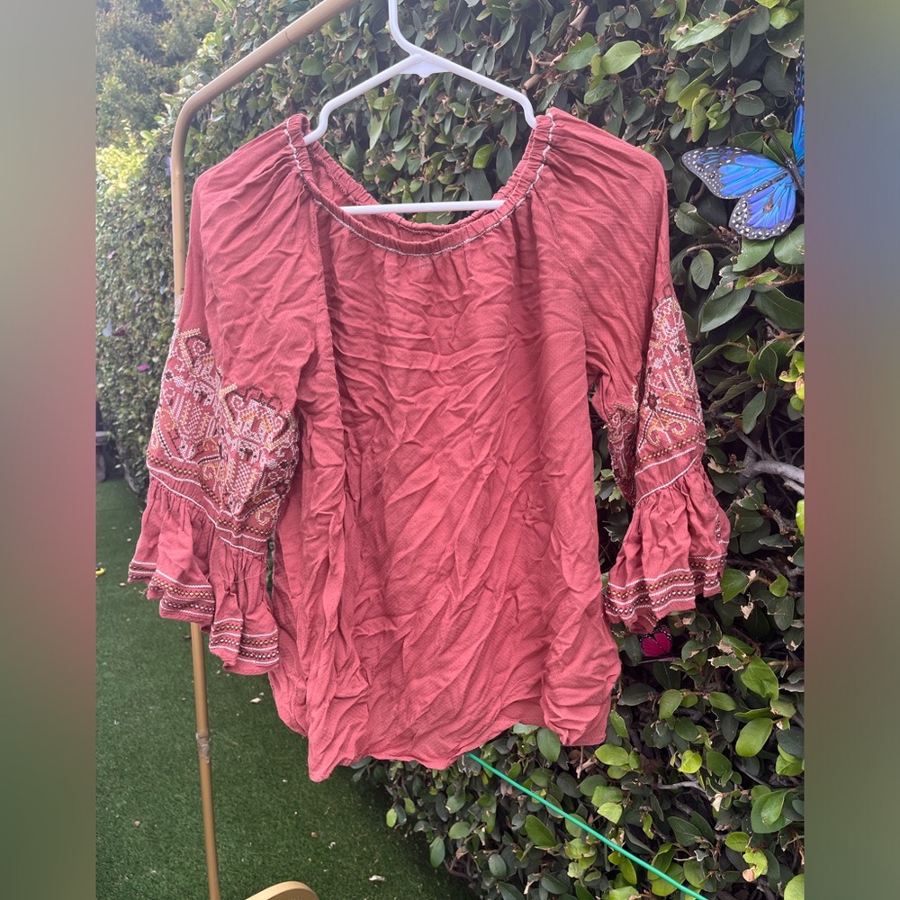 ⭐️ Max Studios Top ⭐️